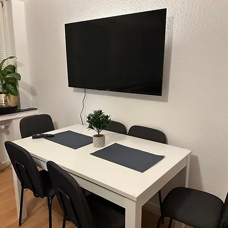 Apartment Ferienwohnung *